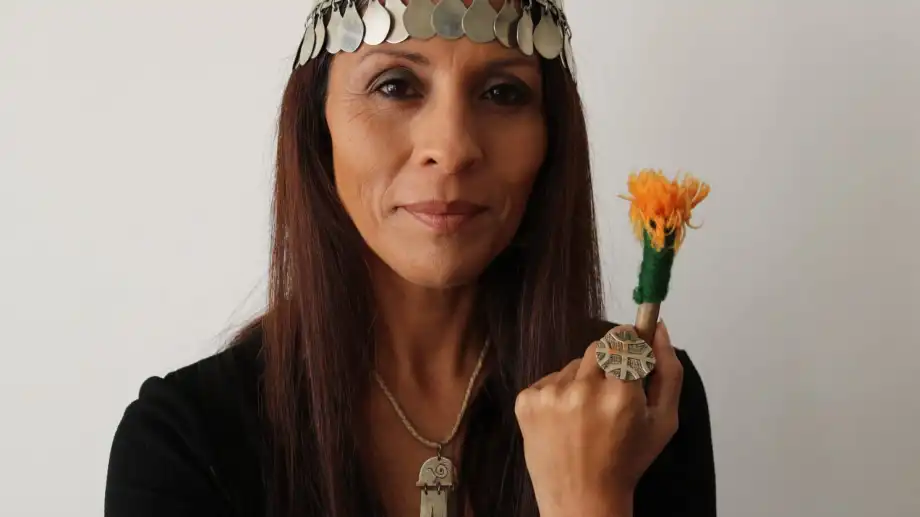 La cantante Carina Carriqueo logró que su tema “Tufachi Mawün” forme parte del evento que reconoce y celebra lo mejor de la música latina a nivel global.